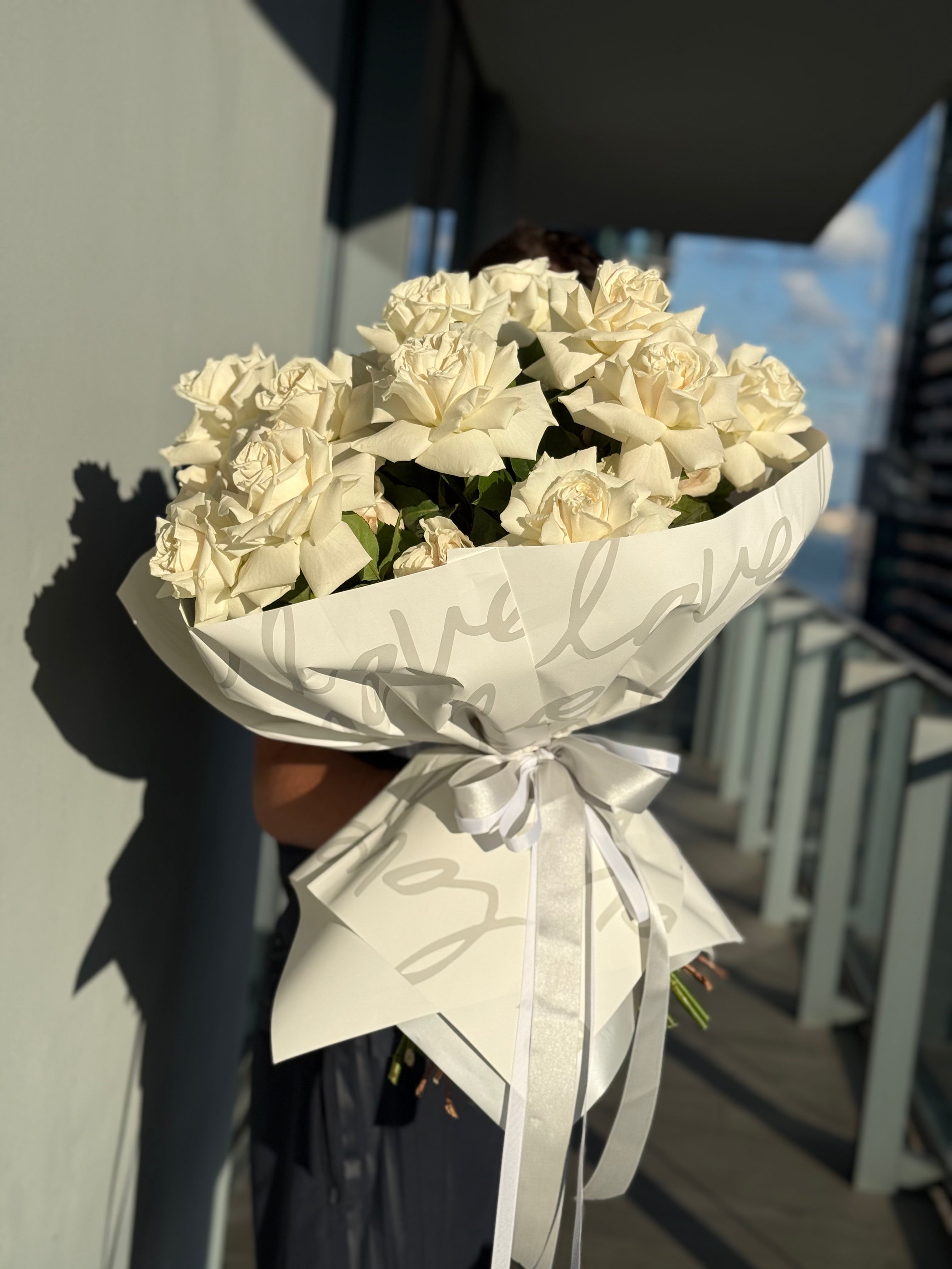 "Fleur d'Amour" - 2 Dozen long stem premium roses